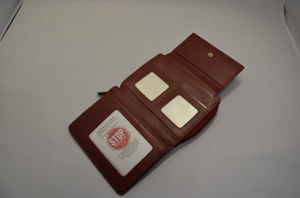 Damenbörse “Lemondo” cherry mit "Cryptalloy" RFID Ausleseschutz